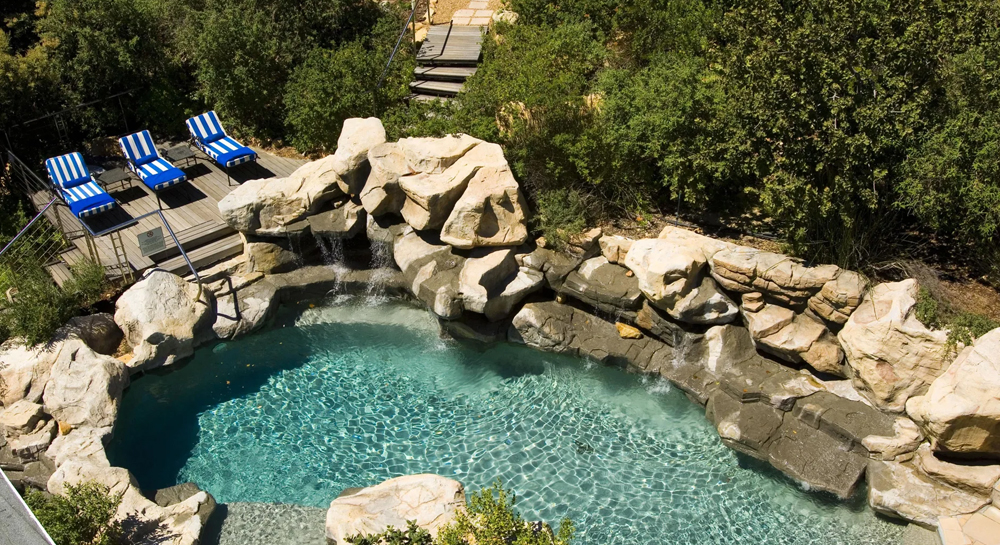 12-Apostles-Hotel-and-Spa-pool