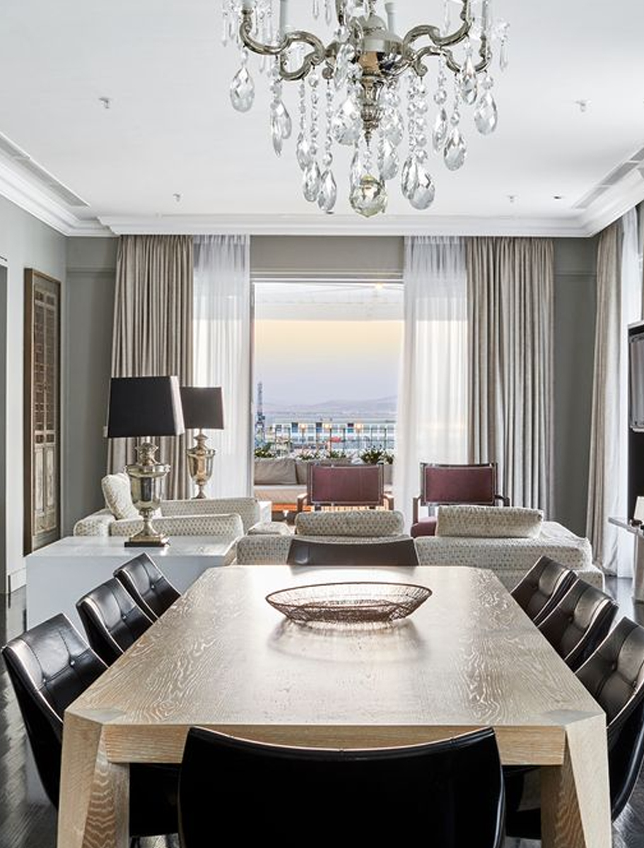 Queen-Victoria-HotelC